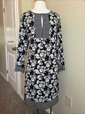 Max Studio Black and White Floral Long-Sleeve Shift Dress